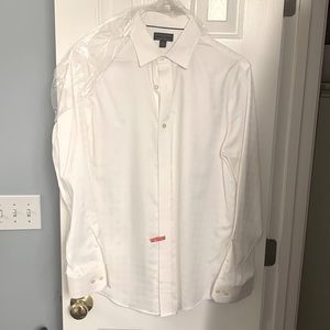 Men’s LS dress shirt, white, L 16-16 1/2. Square pattern in material. Perf cond